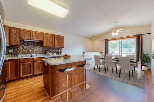 532 7th St, Pine Island, MN 55963-6786