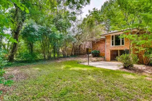 4087 Creek Ct, Stone Mountain, GA 30083-5215