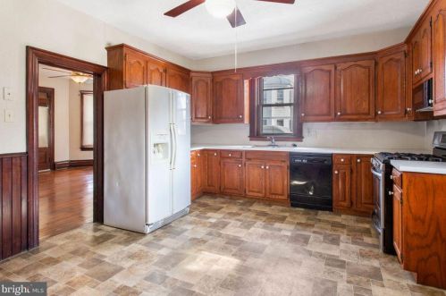 28 Middle St, Hanover PA 17331-2031 exterior