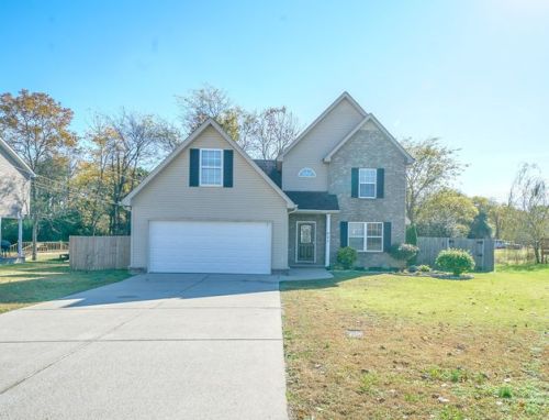 823 Fleming Farms Dr, Murfreesboro TN  37128-6167 exterior