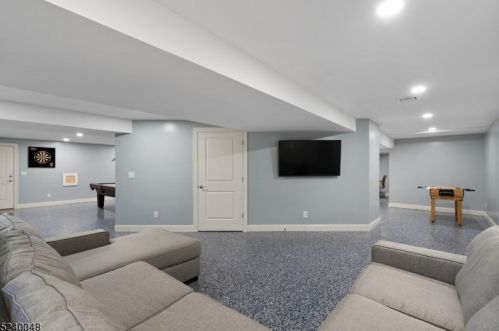 7 Flagstone Hill Rd, Wantage NJ  07461-2236 exterior