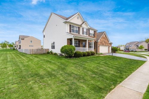 376 Enos Loomis St, Pataskala OH  43062-8160 exterior