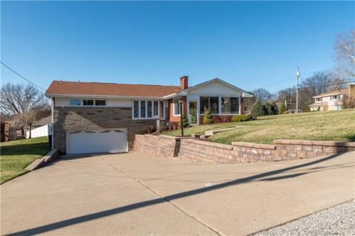 2200 Lindalan Dr, Mckeesport, PA 15135-3014