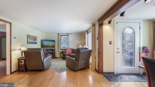 504 Hill Ave, Langhorne PA  19047-3949 exterior