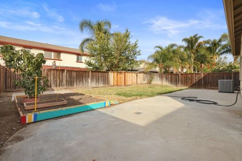 17769 Golden Spike Trl, Lathrop CA  95330-9373 exterior