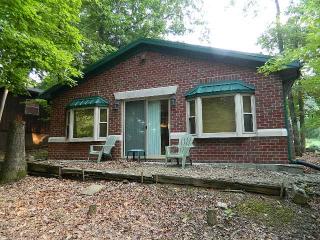 211 Woods Rd, Glendale, KY 42701-8240