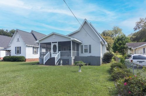 120 Pelzer St, Burnettown, SC 29851-2898