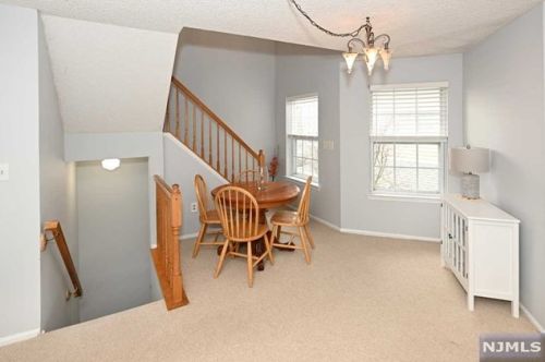 1422 York St, Mahwah NJ  07430-3268 exterior