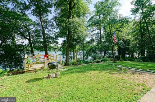 126 Lakeside Dr, Laurel DE  19956-1144 exterior