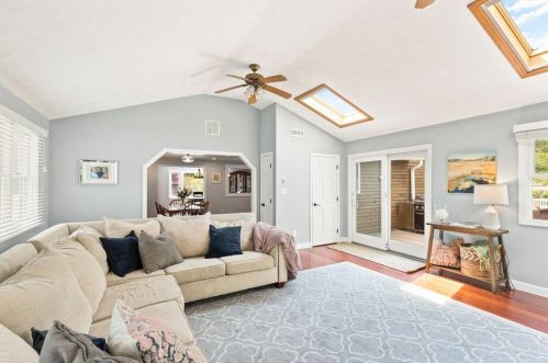 44 Houghton St, Woburn MA 01801-3551 exterior