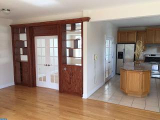 501 Forest Hills Ave, Philadelphia PA  19116-1013 exterior