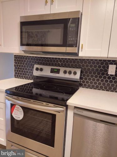 6 Madeley Ct, Erial NJ  08081-2015 exterior