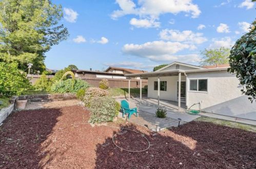 1455 Highridge Dr, Oceanside CA  92056-3050 exterior