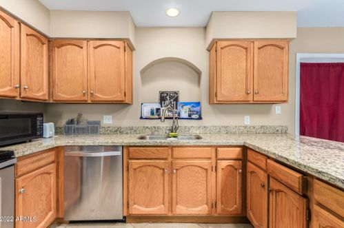 3819 Michigan Ave, Glendale, AZ 85308-2721