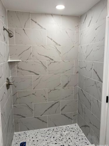 18 Raynor Rd, Panamoka NY  11961-1904 exterior