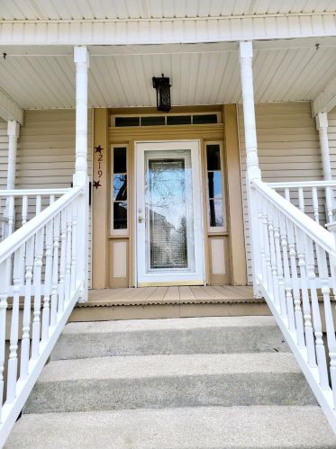 219 Paint St, Washington Ch, OH 43160-1337