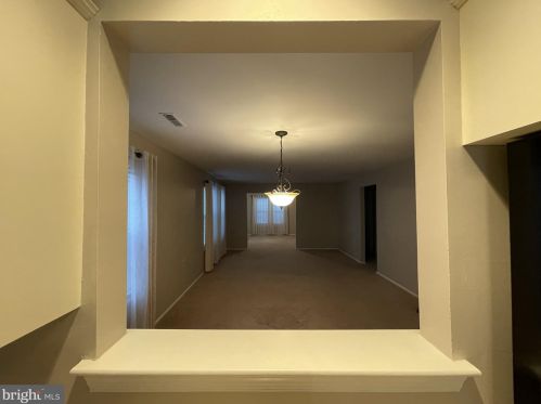 77 Lakebridge Dr, West Deptford NJ  08096-6720 exterior