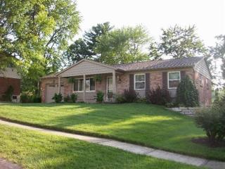 1701 Summit Hills Dr, Cincinnati, OH 45255-2667