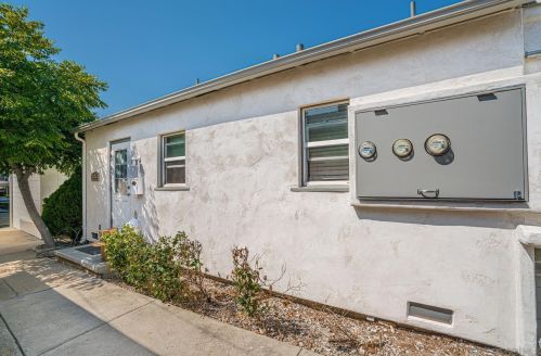 8816 La Mesa Blvd, La Mesa CA 91942-5406 exterior