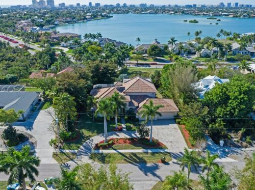 760 Inlet Dr, Marco Island, FL 34145-5941