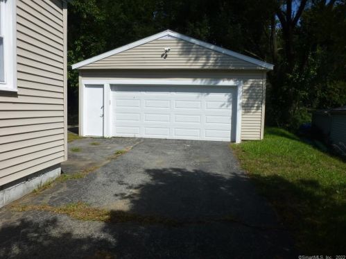 85 Sturtevant St, Norwich, CT 06360-2230