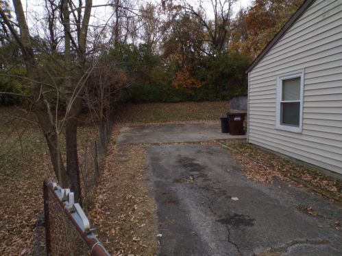 4290 Beechmont Dr, Cincinnati, OH 45244-2342