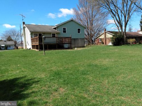 119 Schoeneck Rd, Ephrata, PA 17522-9607