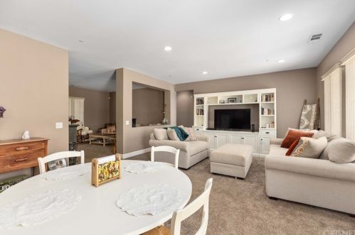 1724 Milling St, Lancaster CA exterior