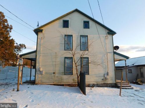 221 5th Ave, Burnham, PA 17009-1617