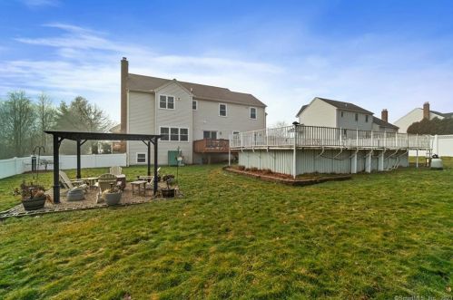 3 Killen Rd, Wallingford CT  06492-2697 exterior