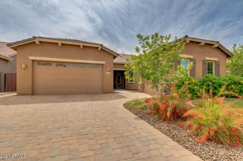 4926 Quiet Way, Gilbert AZ  85298-0648 exterior