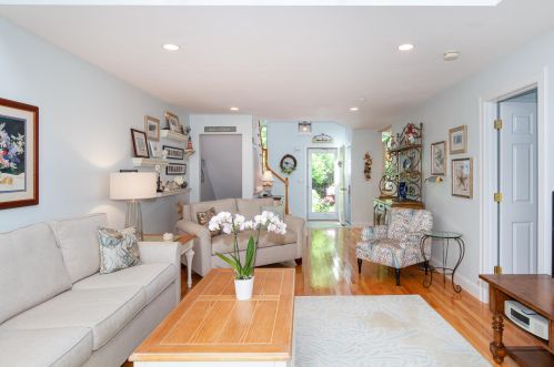 67 Gold Leaf Ln, Mashpee MA 02649-3554 exterior