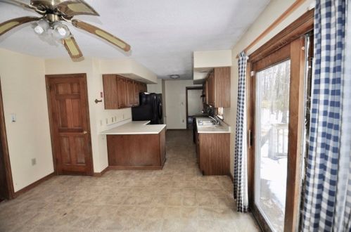 290 Hardwick Rd, Petersham MA 01366-9701 exterior