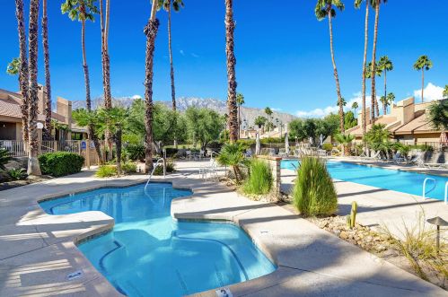 2950 Escoba Dr, Palm Springs, CA 92264-5501