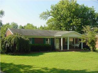3904 Iron Horse Way, Louisville, KY 40272-2917