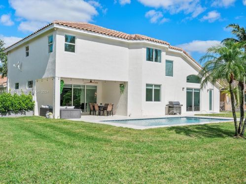 3761 144th Ave, Hollywood FL  33027-3785 exterior