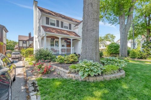 3935 Eileen Dr, Cincinnati, OH 45209-2014