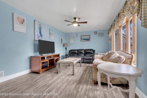 3 Crestview Dr, Hazlet NJ  07730-1303 exterior