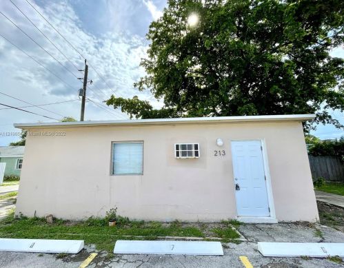 213 14th St, Dania Beach, FL 33004-4238