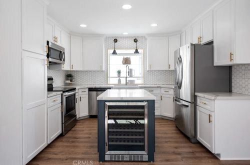 1221 Stanford Ave, Redondo Beach, CA 90278-4041