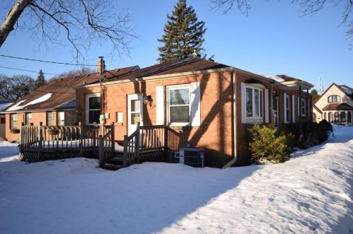 6433 Lancaster Ave, Milwaukee WI 53209-5236 exterior