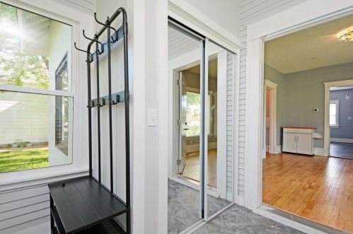 4000 Dupont Ave, Minneapolis MN  55412-1613 exterior