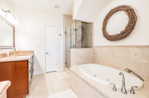 216 Spg Blvd, Tarpon Springs FL 34689-3554 exterior