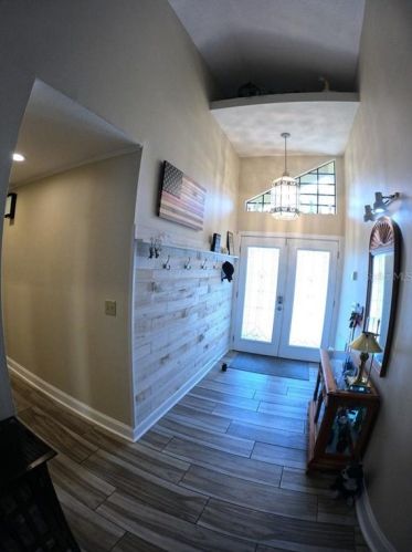 801 Live Oak Ave, Saint Petersburg FL  33703-3177 exterior