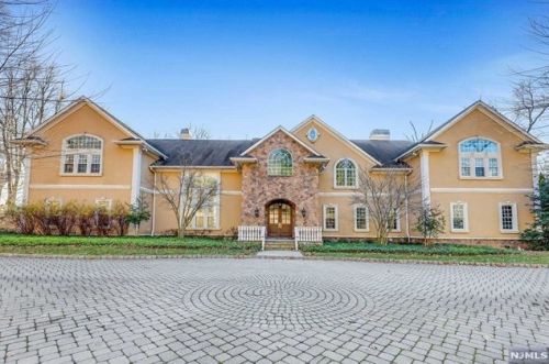 17 Glenwood Dr, Upper Saddle River, NJ 07458-3303