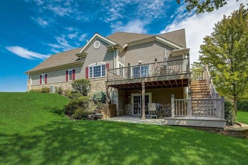 2301 Silver Fox Ct, Waukesha, WI 53188-2789