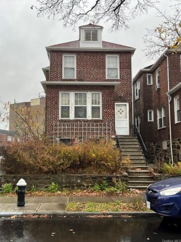 4701 Murdock Ave, Bronx, NY 10466-1011