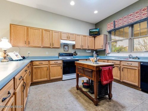 10395 Cele Peterson Ln, Tucson, AZ 85747-5865