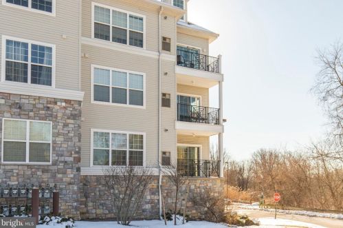 2104 Lydia Hollow Dr, Glen Mills, PA 19342-1021