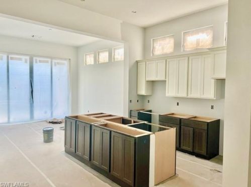 185 Eveningstar Cay, Naples, FL 34114-9612